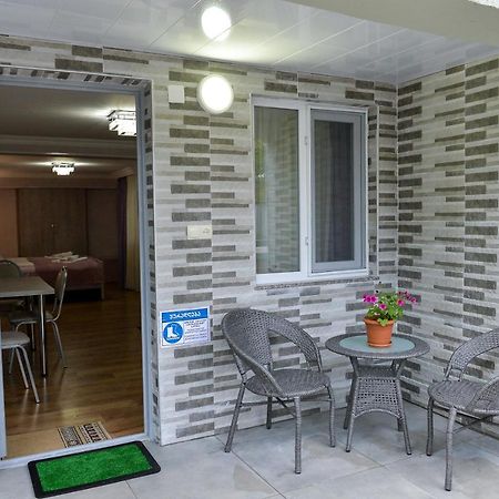 Cozy House Hotel Кутаиси Екстериор снимка