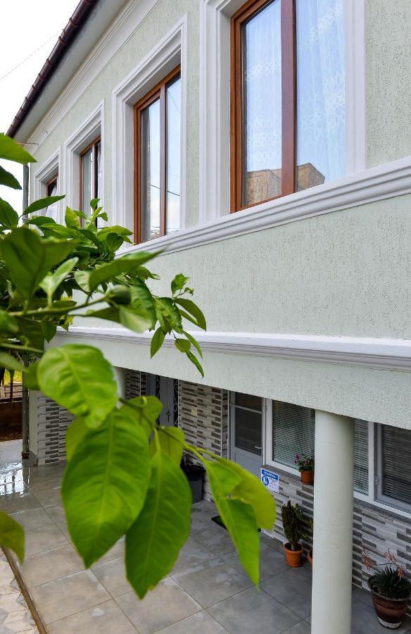 Cozy House Hotel Кутаиси Екстериор снимка