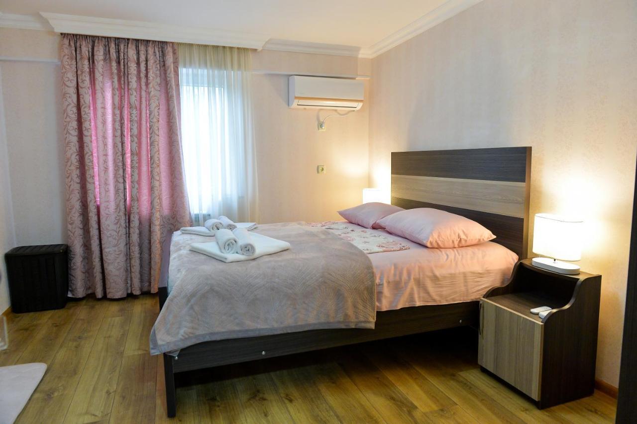 Cozy House Hotel Кутаиси Екстериор снимка
