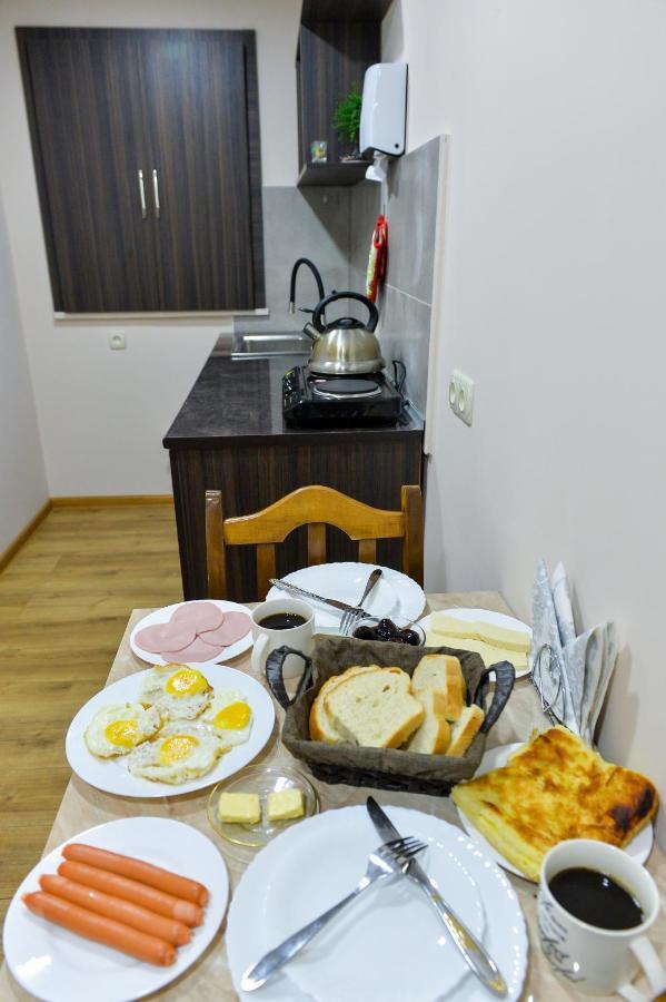 Cozy House Hotel Кутаиси Екстериор снимка