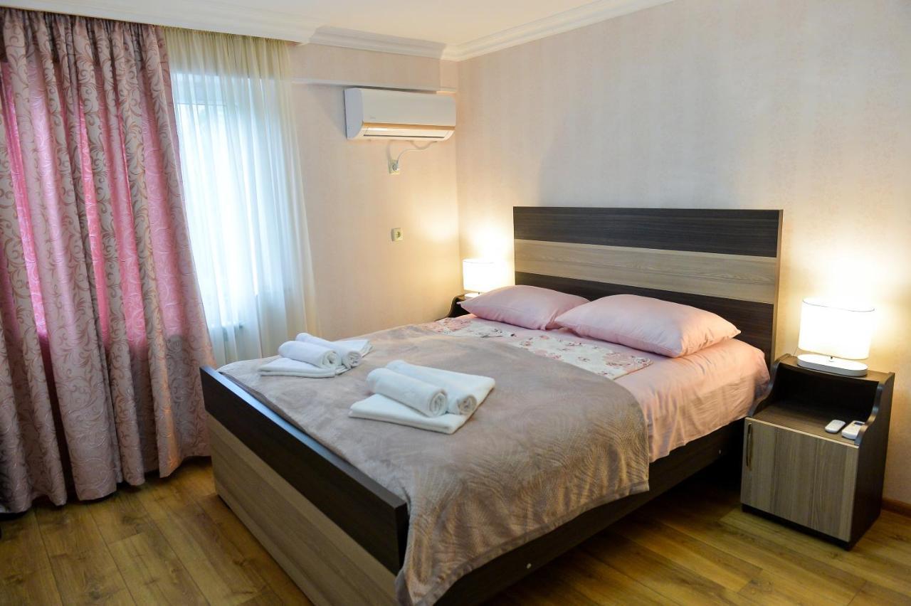 Cozy House Hotel Кутаиси Екстериор снимка