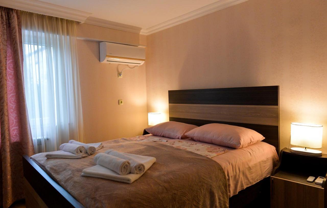 Cozy House Hotel Кутаиси Екстериор снимка