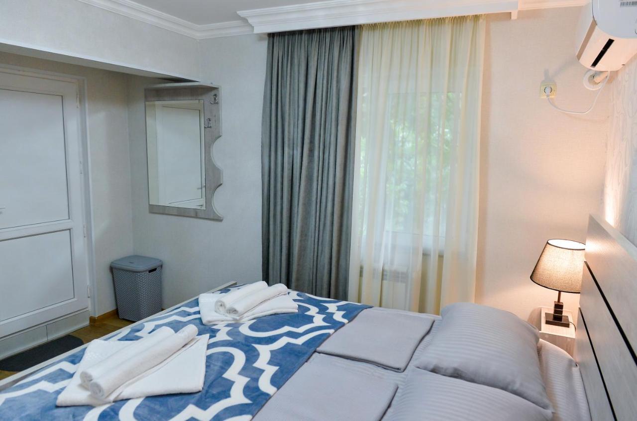 Cozy House Hotel Кутаиси Екстериор снимка