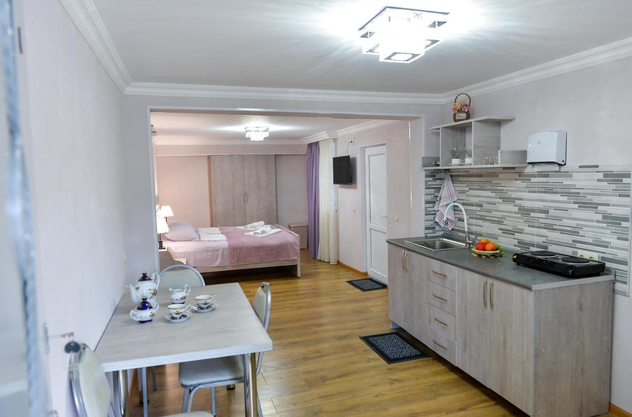 Cozy House Hotel Кутаиси Екстериор снимка